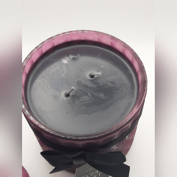 Romeo & Juliet Satin Candle - Fragrant Jewels - Picture 4 of 5